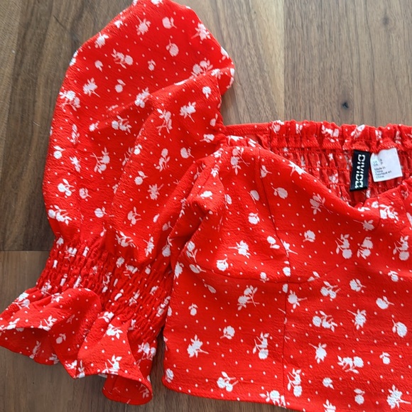 H&M cropped floral top worn once - Picture 3 of 4